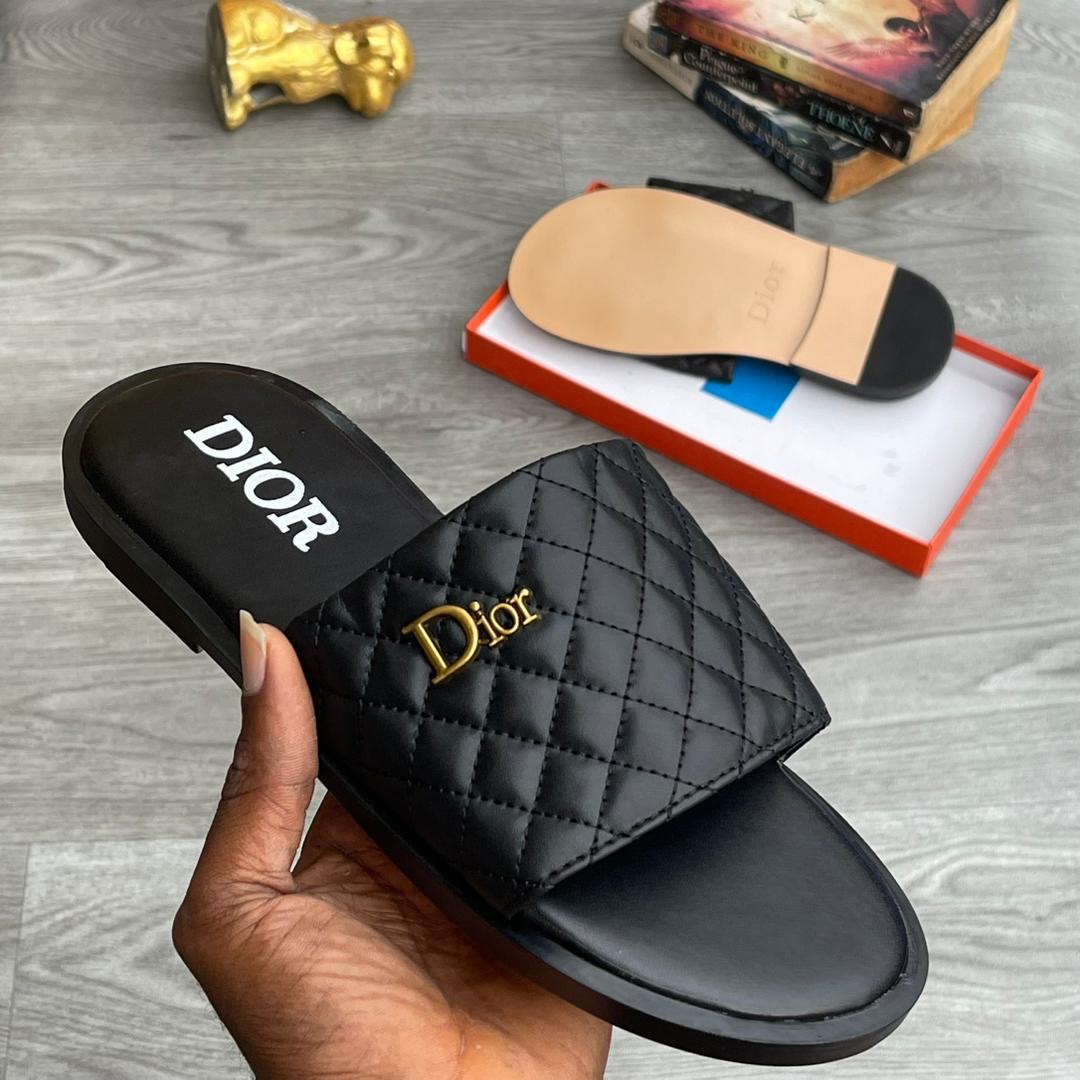 7413d8fb-d25c-4a19-865a-59d7353d0f1e Luxe Quilted Slides - Image 1